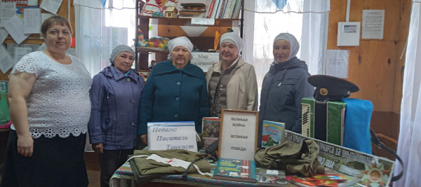 книжная выставка-инсталляция "Великая война, Великая Победа" книжная выставка-инсталляция "Великая война, Великая Победа"