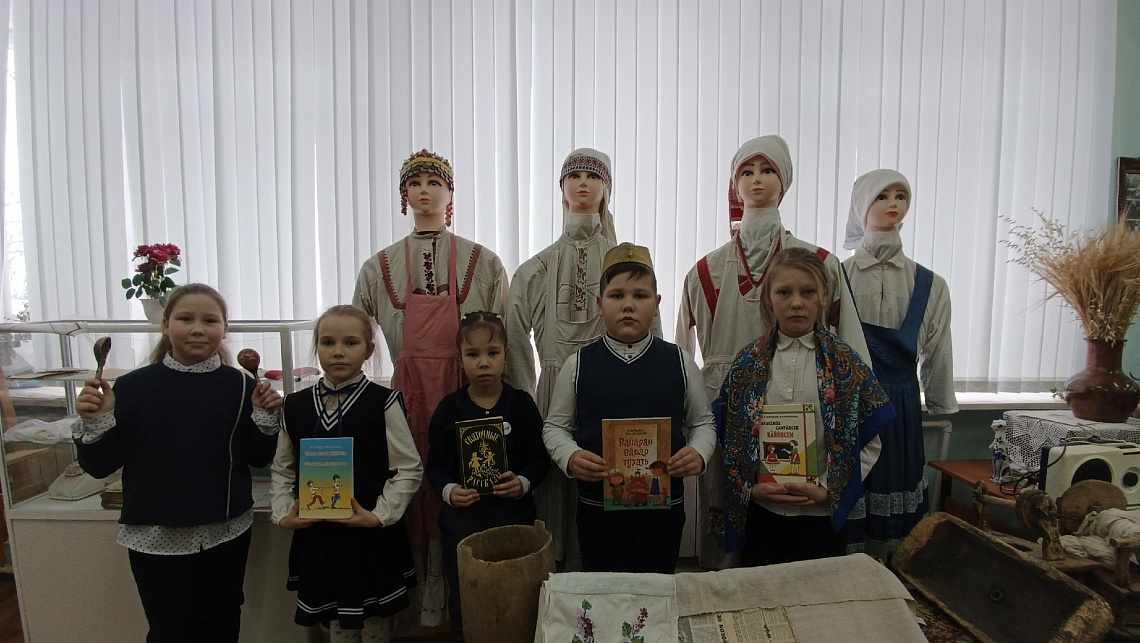 Праздничная завалинка «Как играли в старину» Праздничная завалинка «Как играли в старину»